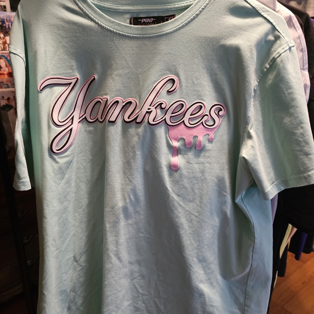 Pro Standard Yankees shirt